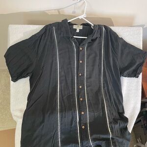 Men's Black Casual Button-Down Shirt